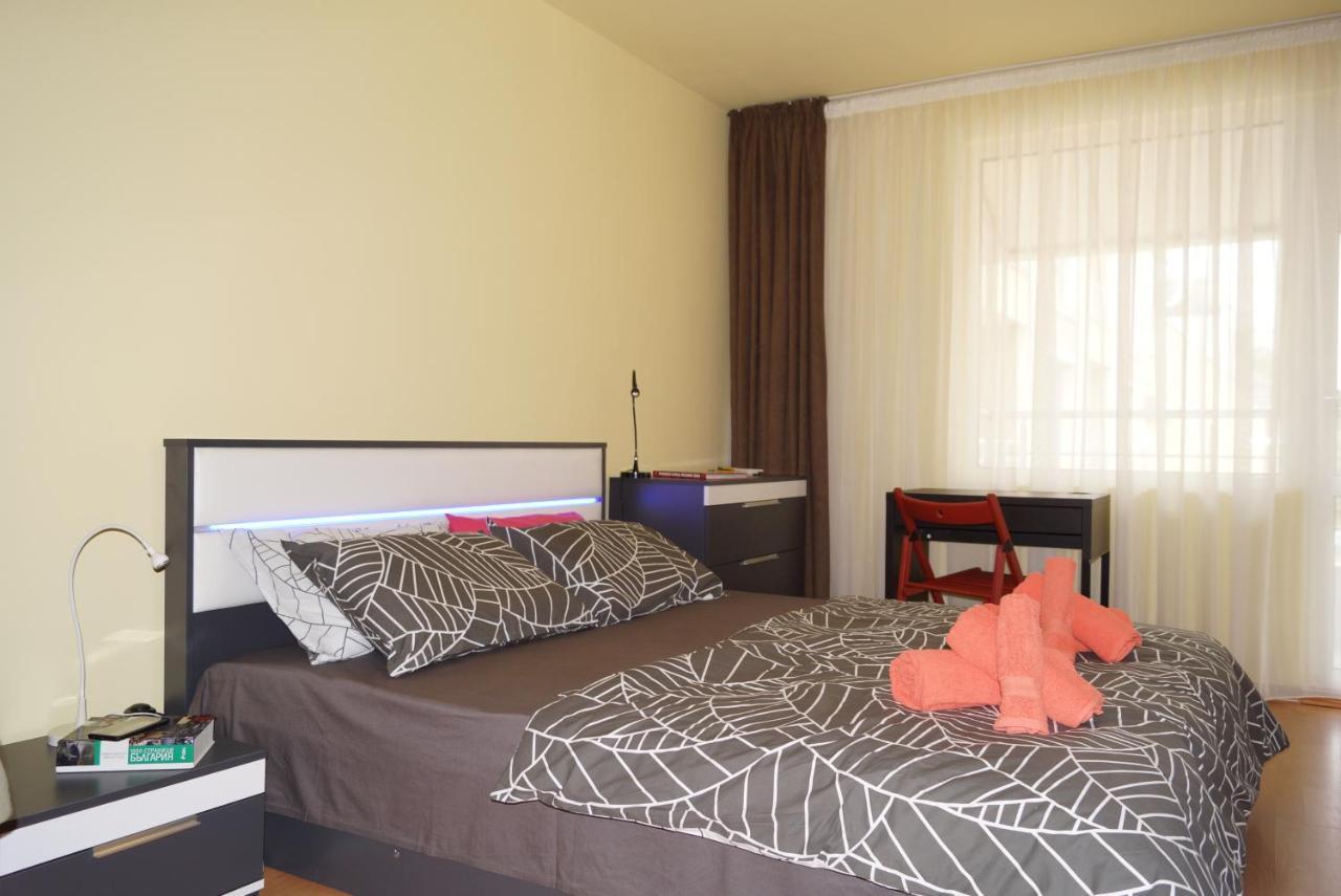 Spacious 2Bdr - Free Parking - Walk Everywhere - 300 Mbps Wifi Varna Exterior photo