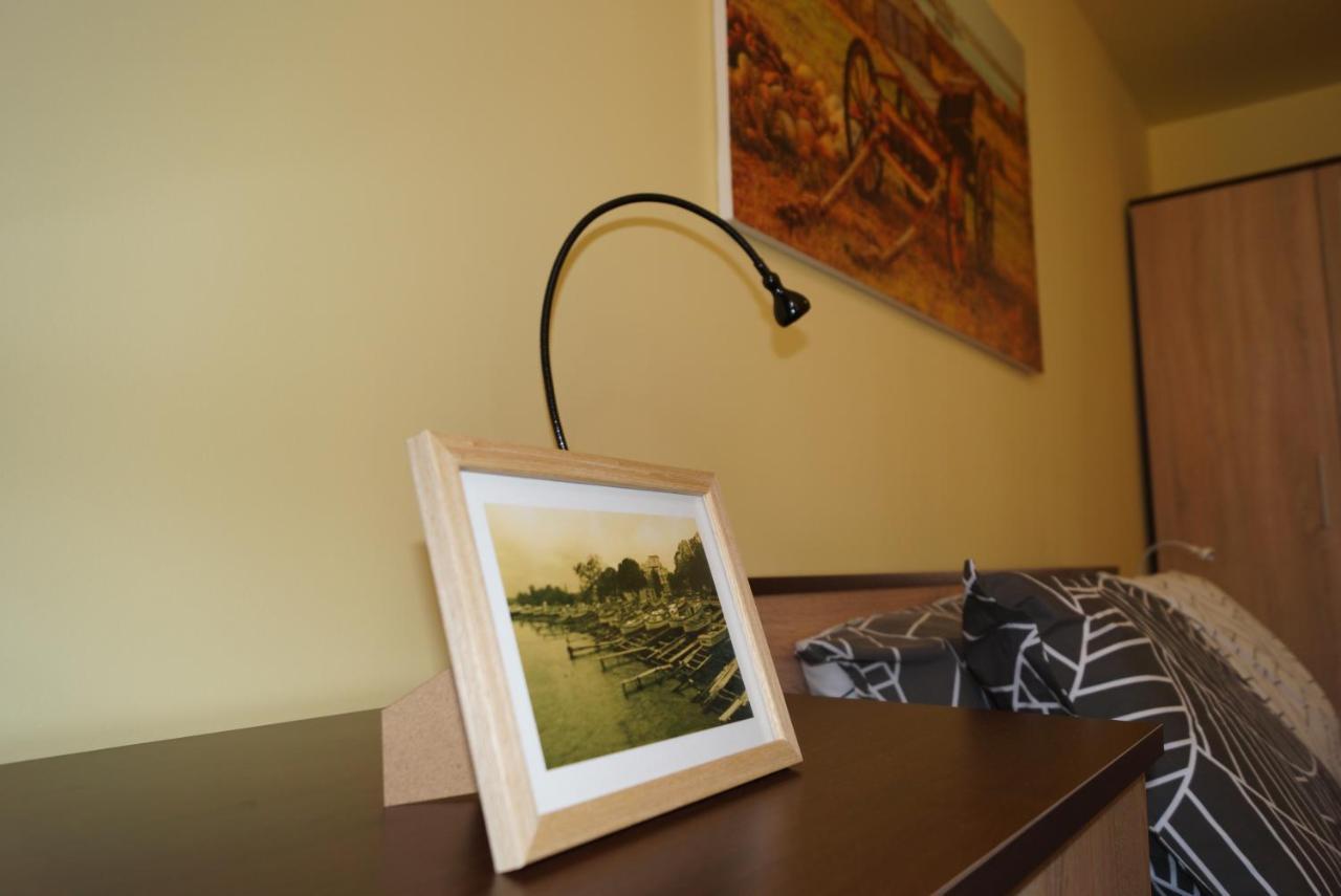 Spacious 2Bdr - Free Parking - Walk Everywhere - 300 Mbps Wifi Varna Exterior photo