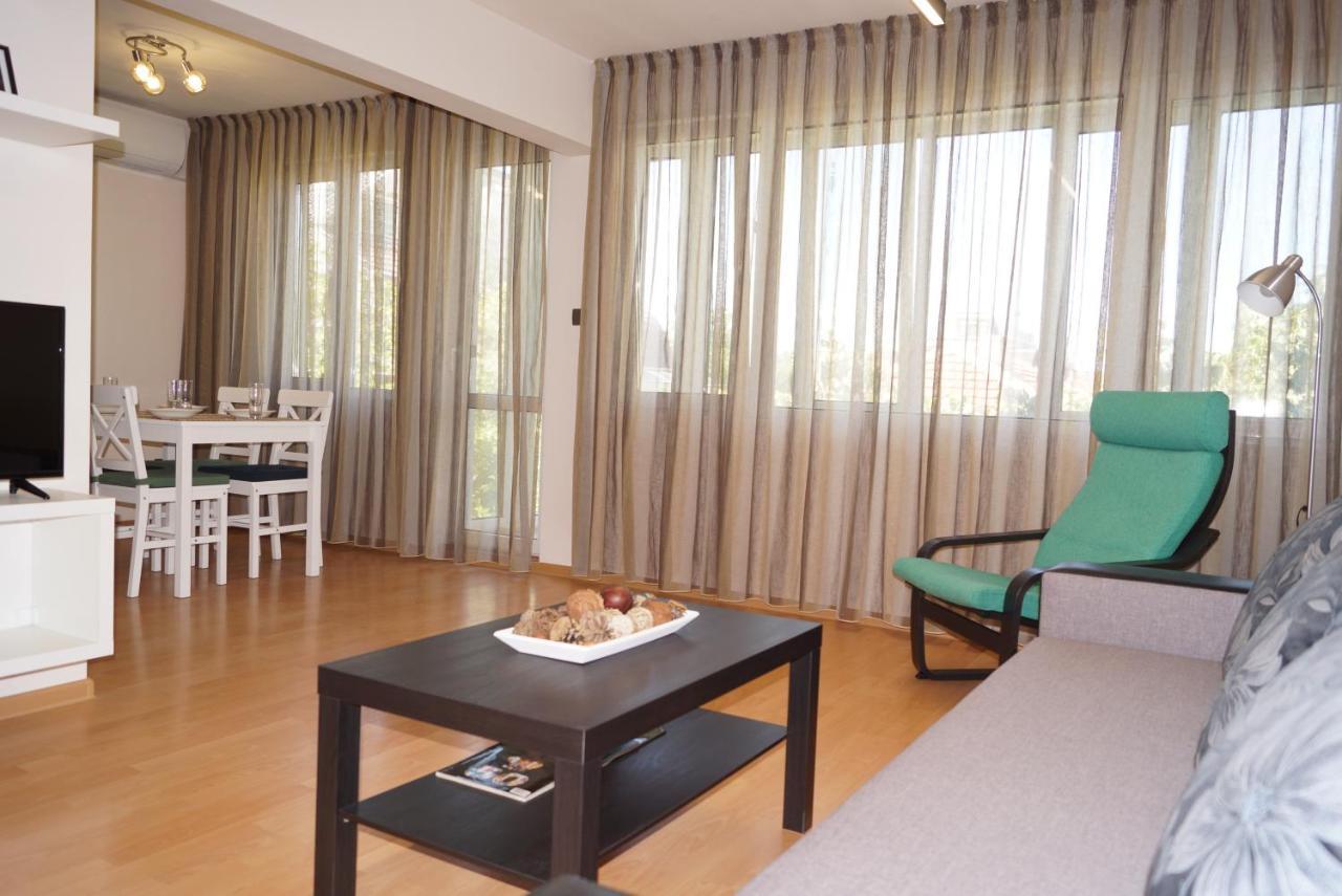 Spacious 2Bdr - Free Parking - Walk Everywhere - 300 Mbps Wifi Varna Exterior photo
