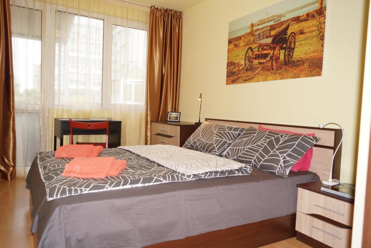 Spacious 2Bdr - Free Parking - Walk Everywhere - 300 Mbps Wifi Varna Exterior photo