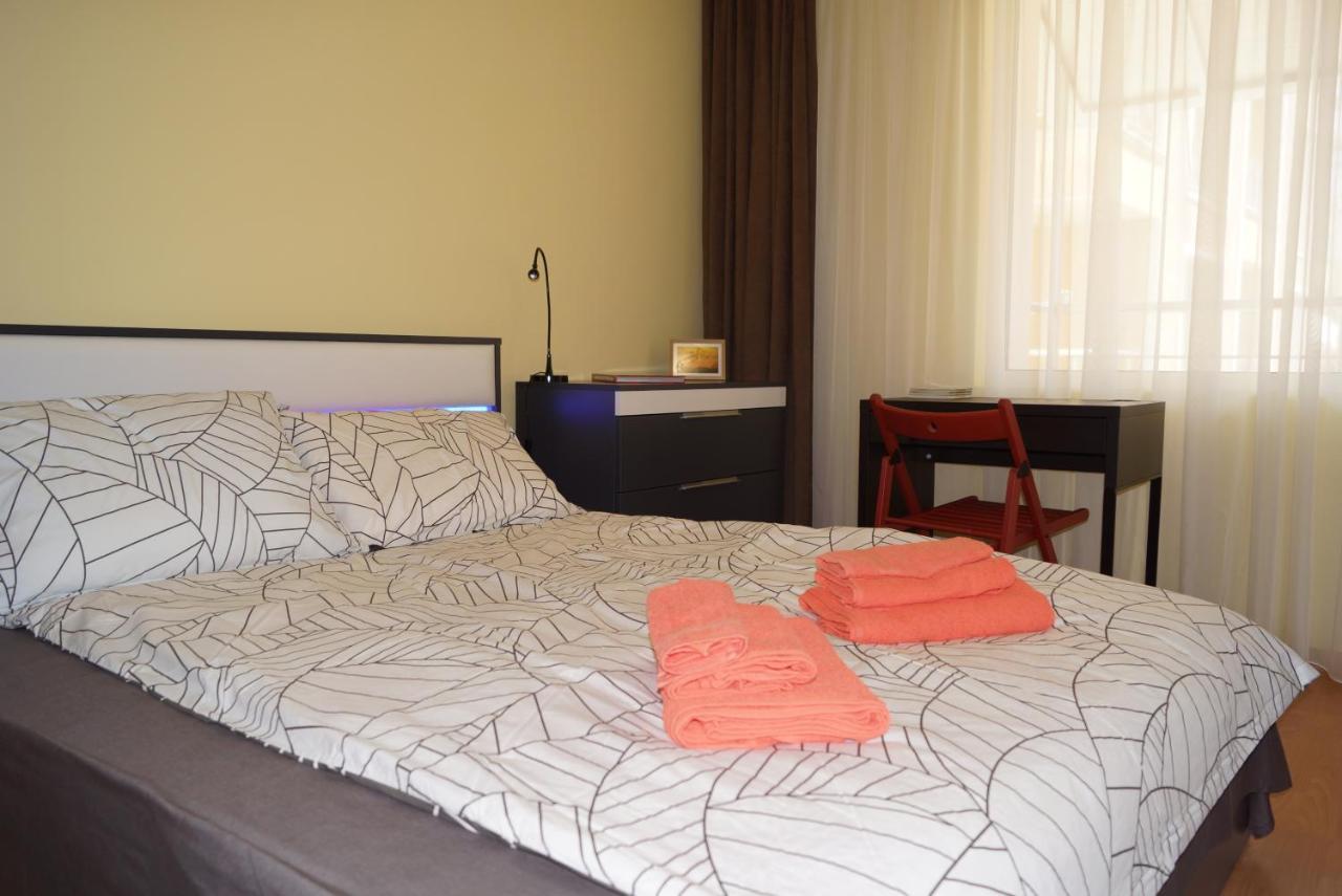 Spacious 2Bdr - Free Parking - Walk Everywhere - 300 Mbps Wifi Varna Exterior photo